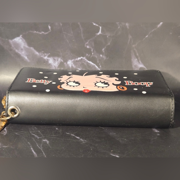 EUC Bundle Of Betty Boop Wristlet Wallet & Ipsy Makeup Pouch - Picture 4 of 9